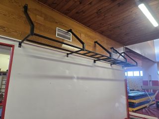 Multifunkční hrazda do tělocvičny. Vyrobena na míru – odolná, bezpečná a připravená na každodenní zátěž. 💪 Perfektní pro...